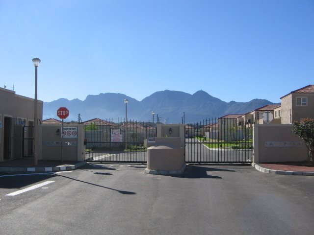 2 Bedroom Property for Sale in Admirals Park Western Cape